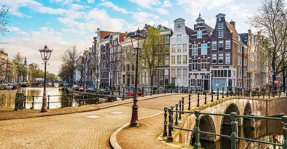 Vì sao nên lựa chọn học bổng du học Hà Lan và những trường nào cung cấp học bổng?